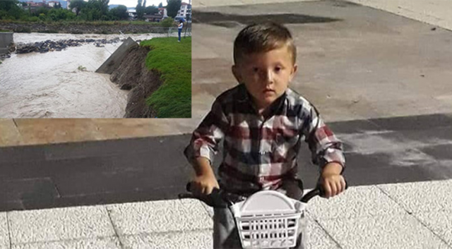 Minik Rüzgar'ın tutunduğu demir korkuluk ve terliği bulundu