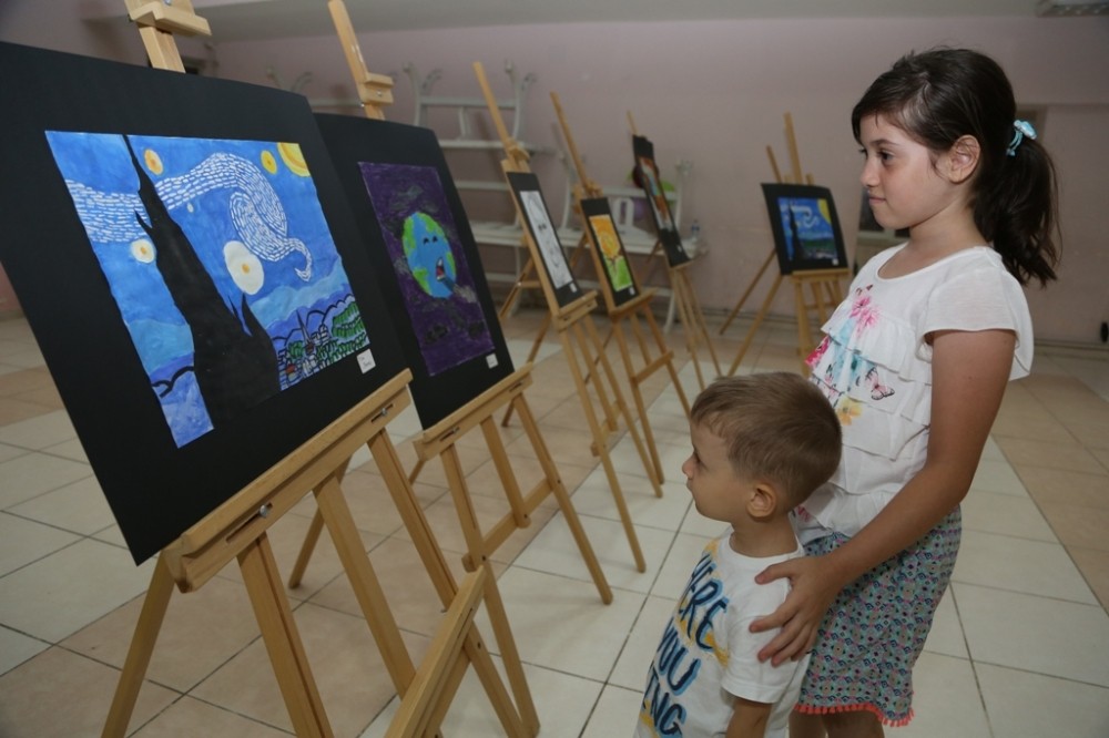 Minik sanatçılar hünerlerini sergiledi 
