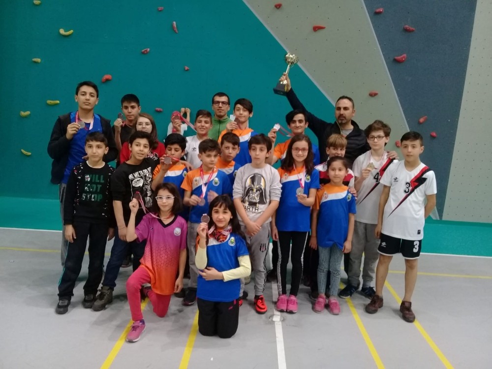Minik sporcular İnegöl’ün göğsünü kabartıyor 