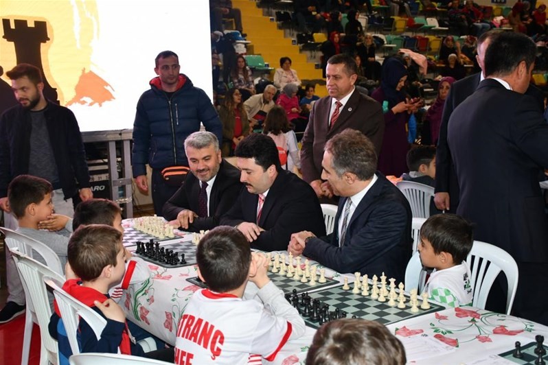 Minik sporcular ’Şah ve Mat’ dedi