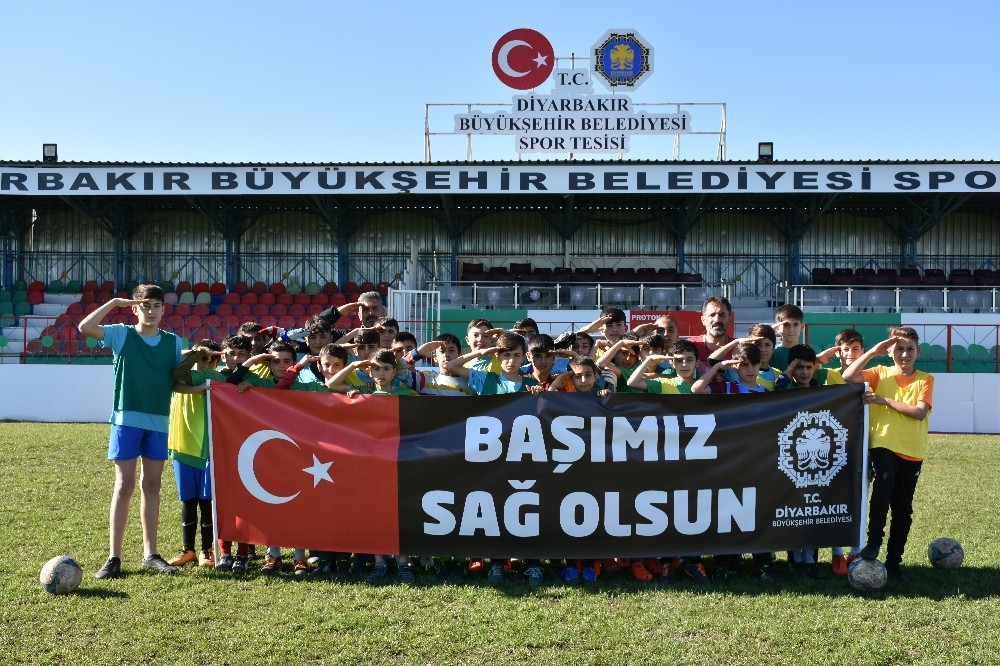 Minik sporculardan Mehmetçiğe destek 