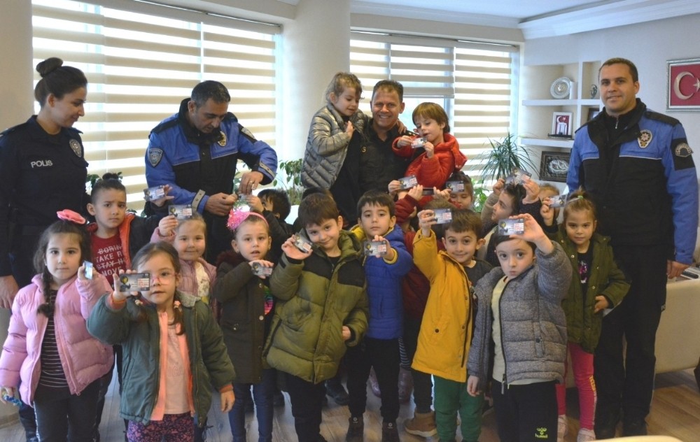 Minik trafik dedektiflerinden emniyete ziyaret 