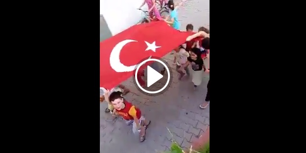 Minik yüreklerden büyük gövde gösterisi