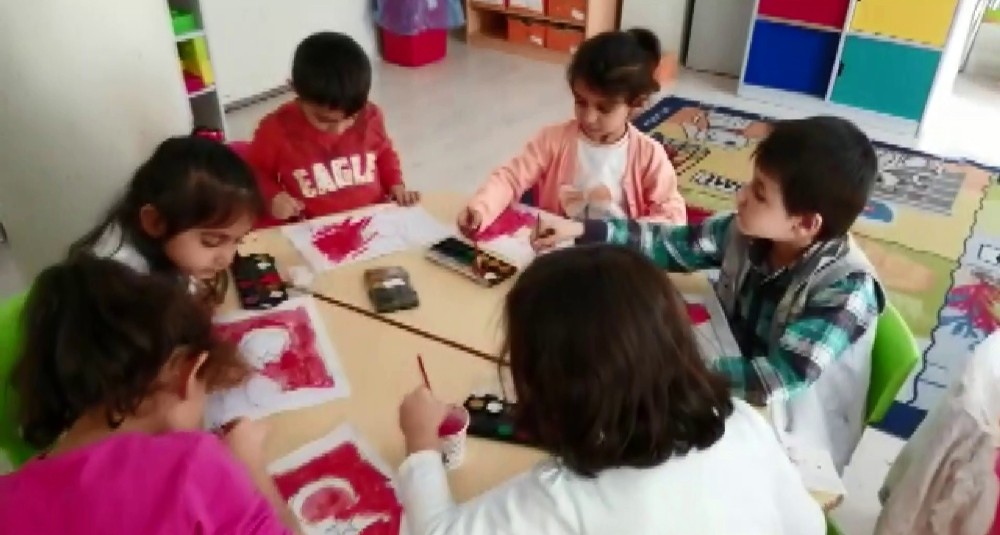Minikler İdlib şehitlerini andı 