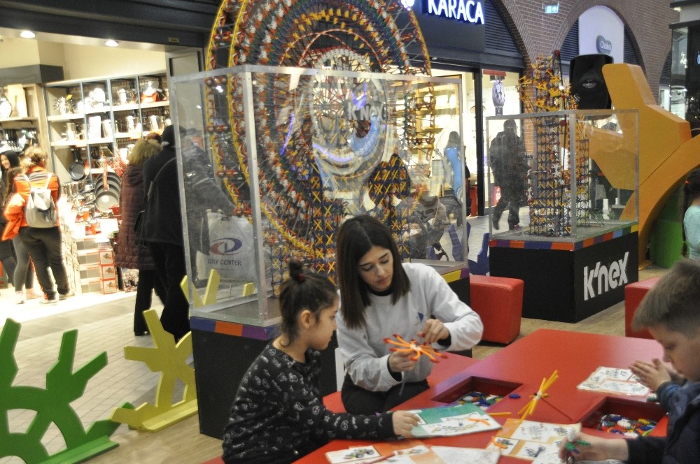 Minikler K’nex etkinliklerine yoğun ilgi gösterdi 