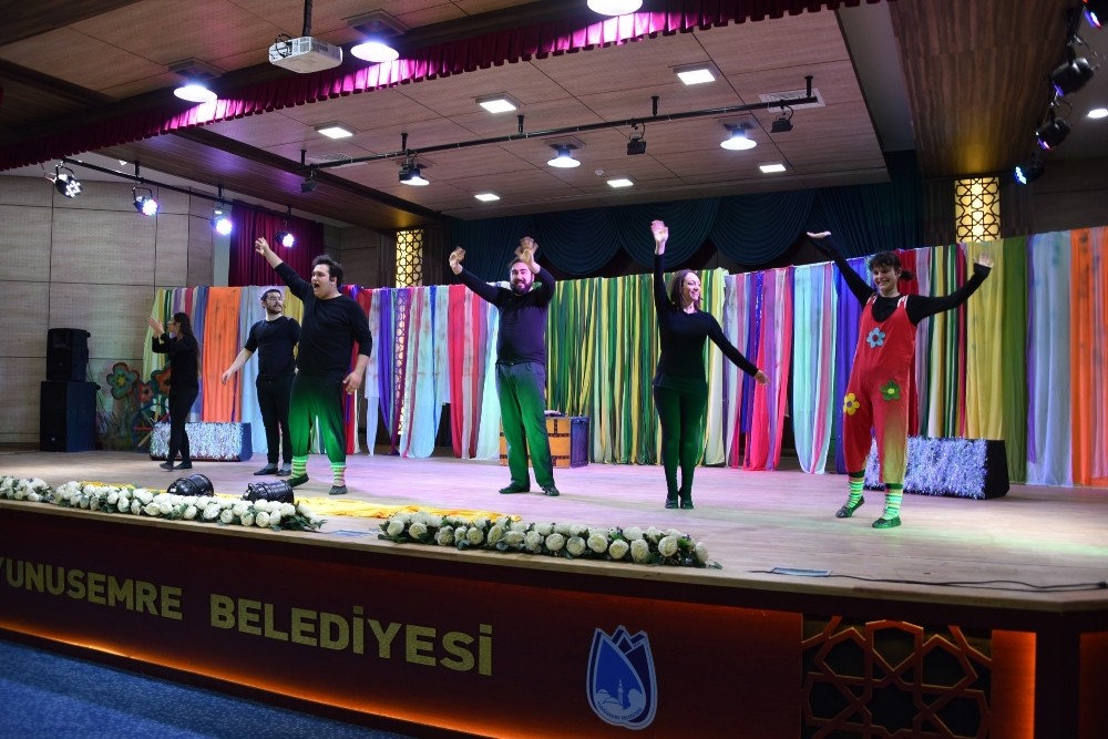 Minikler ‘Sevgi Çemberi’ni çok beğendi 