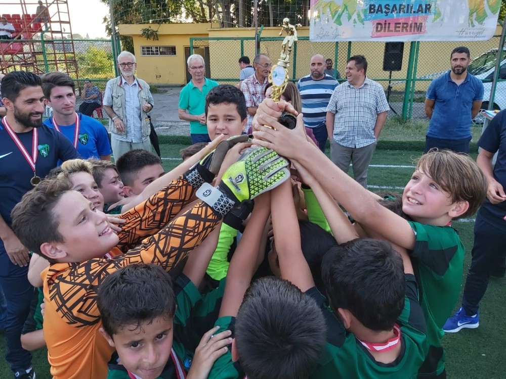 Miniklerde şampiyon Kocaelispor 