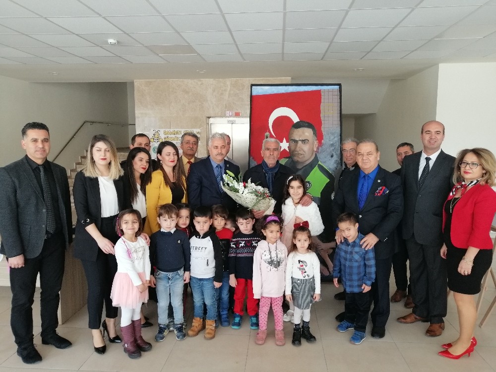 Miniklerden Şehit Fethi Sekin anısına sergi 