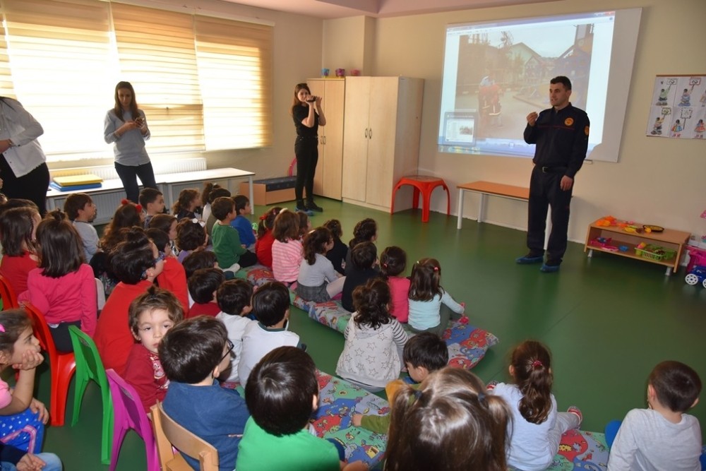 Miniklere itfaiye ve AFAD eğitimi 