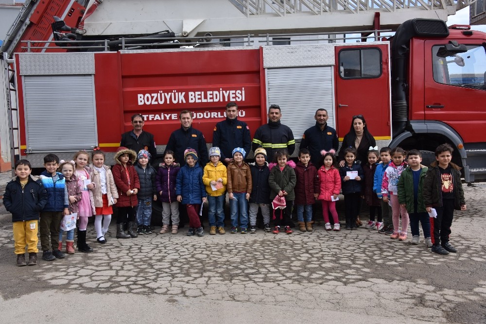Miniklere yangın eğitimi 