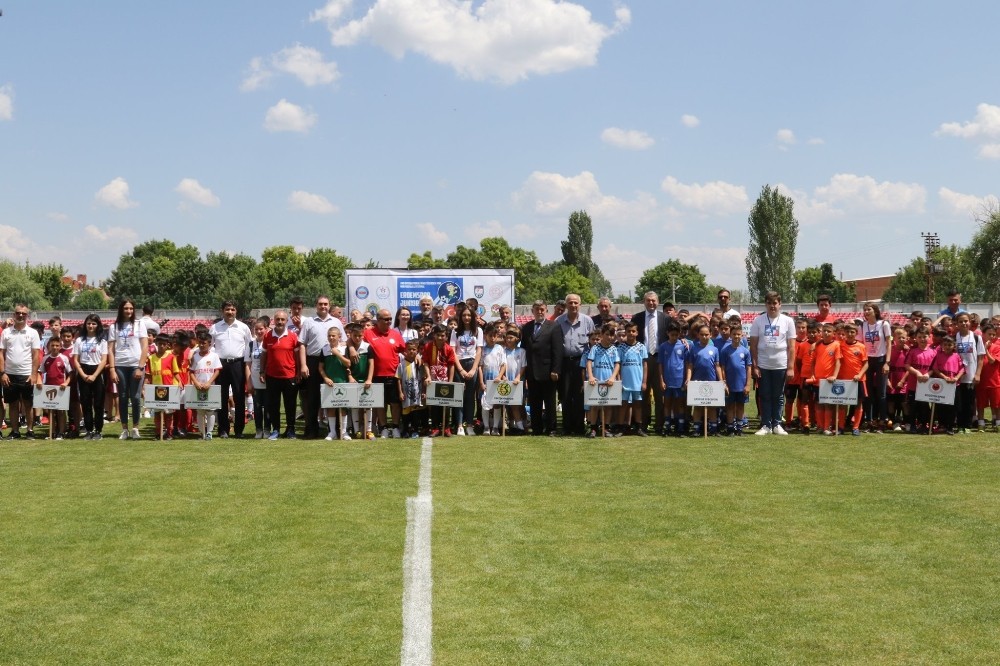 Miniminikler Futbol Festivali başladı 