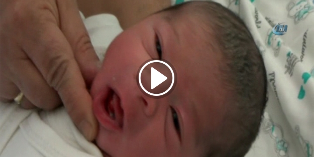 Miraç bebek 2 dişiyle dünyaya geldi