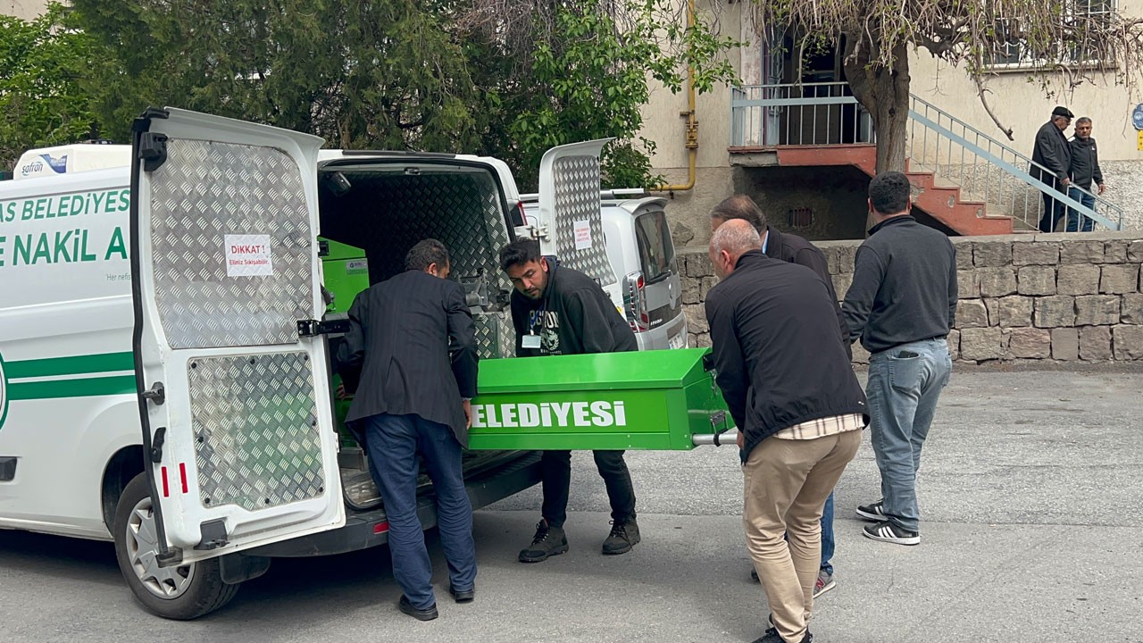 Miras için 83 yaşındaki babasını öldürdü