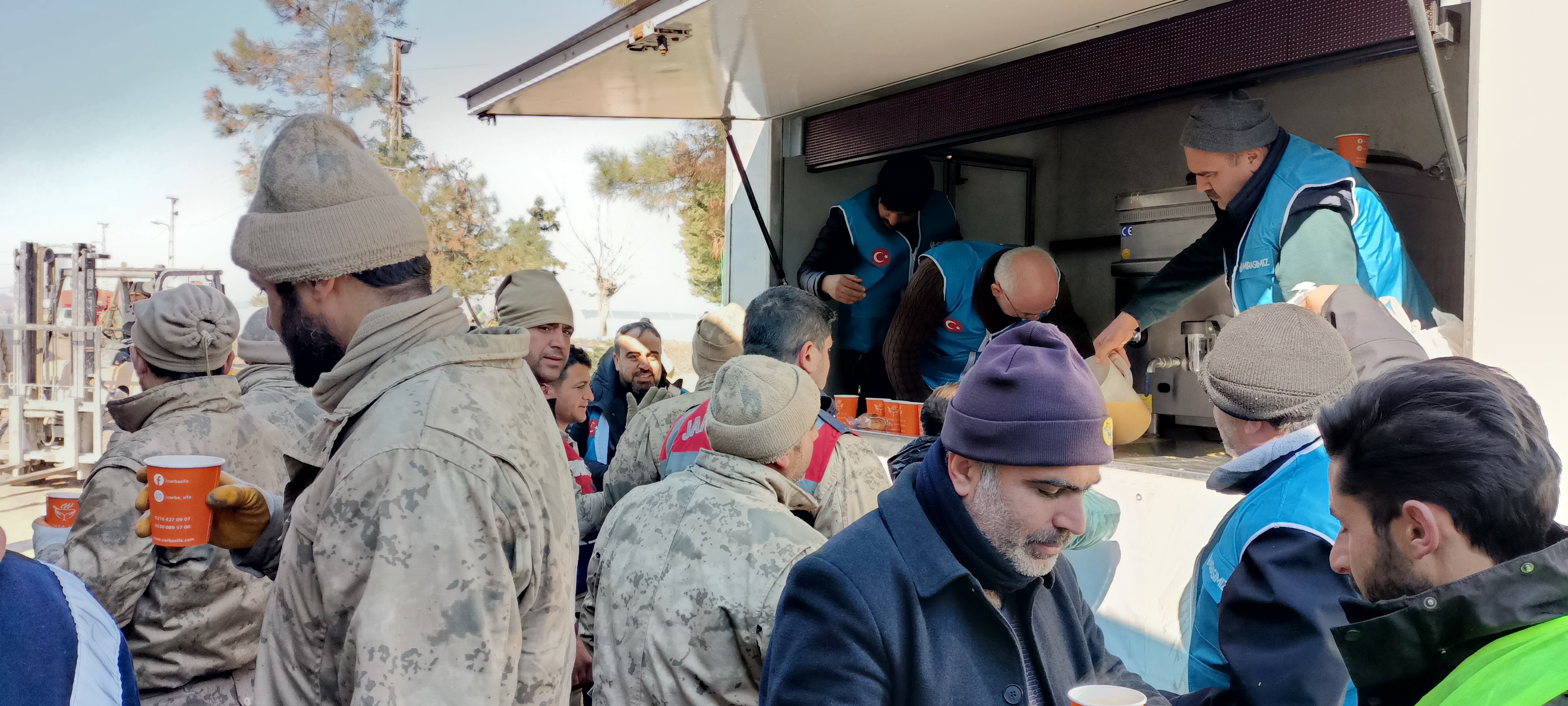 Mirasımız Kudüs Derneği, depremden etkilenen illerde yardım çalışması yapıyor