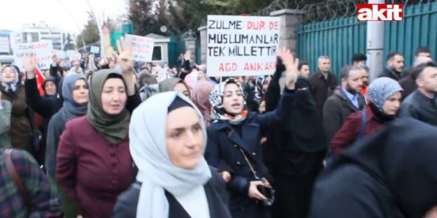 Mısır Büyükelçiliği'nde 'idam' protestosu: Müslüman uyuma kardeşine sahip çık!