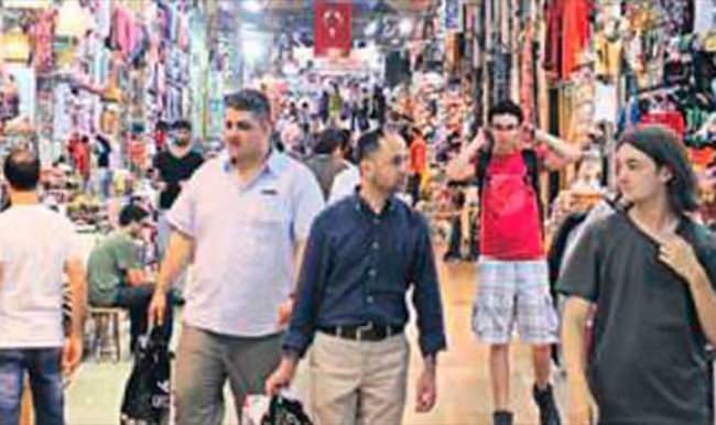 Mısır Çarşısı esnafından şehit ailelerine yardım eli