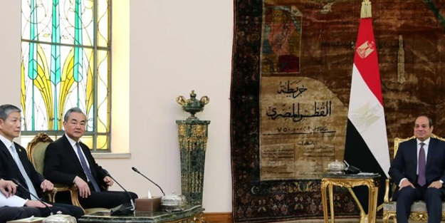 Mısır Cumhurbaşkanı Sisi açıkladı: Mısır'ın ulusal inşasına katı veren ülke diyerek ima edildi