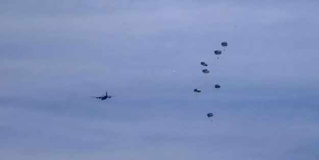 Mısır ve BAE, Gazze'ye sekizinci defa havadan yardım ulaştırdı