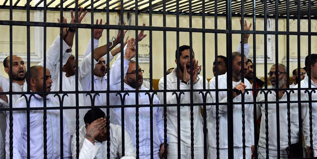 Mısır'da 183 kişiye idam cezası