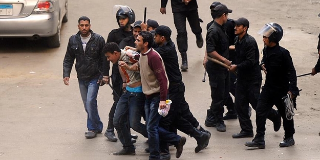 Mısır'da darbe karşıtı 26 kişi gözaltına alındı!