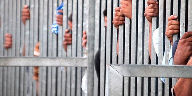 Mısır'da darbe karşıtlarına hapis!