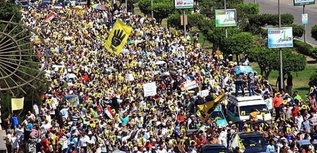 Mısır'da hükümet istifa etti