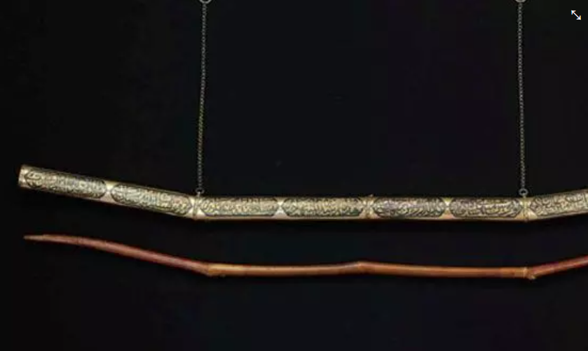 Mısır’da manastır kütüphanesinde bir incilin kapağın yapıştırılmış olarak bulundu! İşte Resulullah’ın kutsal emanetleri