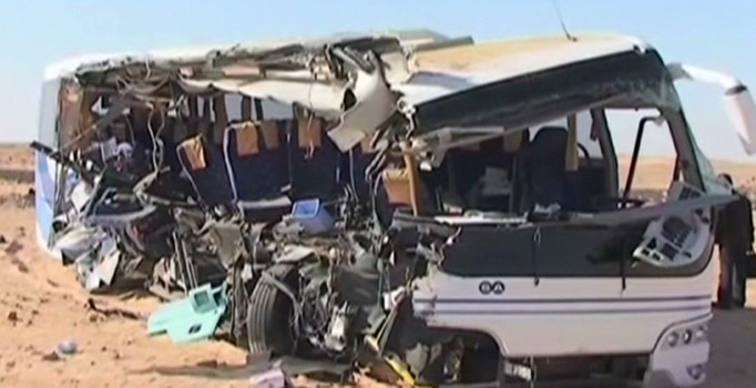 Mısır'da trafik kazası: 17 ölü