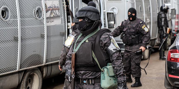 Türk vatandaşına 15 gün ilave gözaltı