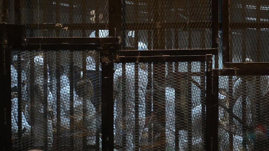 Mısır'da tutuklu gazetecilerden bazıları açlık grevi başlattı