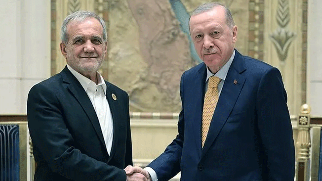 Mısır'da yoğun diplomasi! Erdoğan Pezeşkiyan ile bir araya geldi