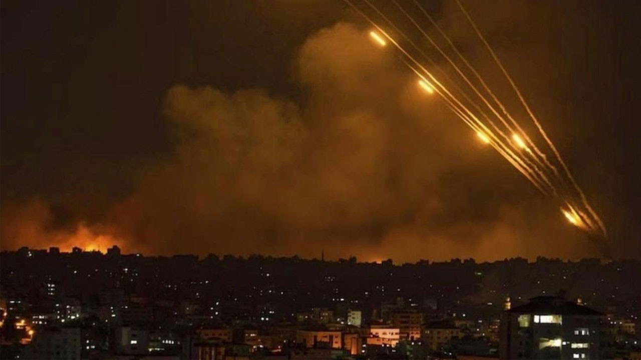 Misket bombası iddiası! Ölü ve yaralılar var! İran İsrail'i bombaladı