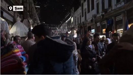 MİT Başkanı Kalın ve Türk heyetine ait konvoy Şam sokaklarında! Suriye vatandaşlarından yoğun ilgi