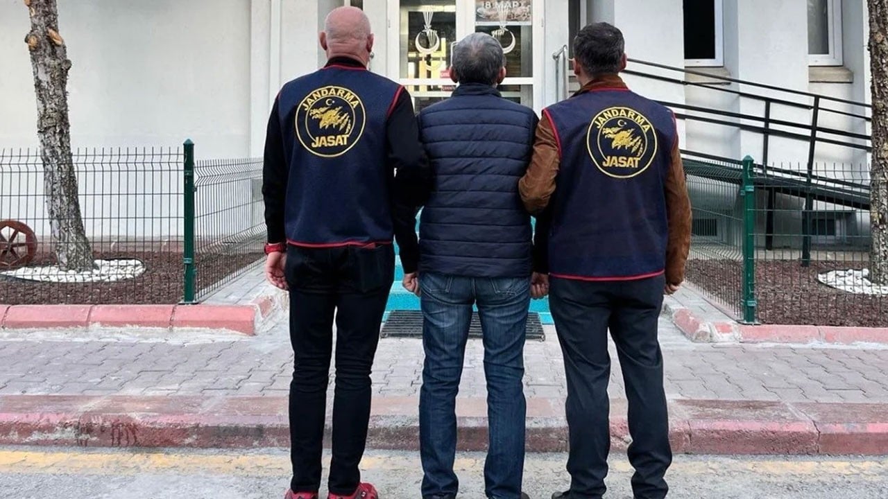 MİT tırları davası döneminde emniyet müdürüydü... O FETÖ'cü paketlendi