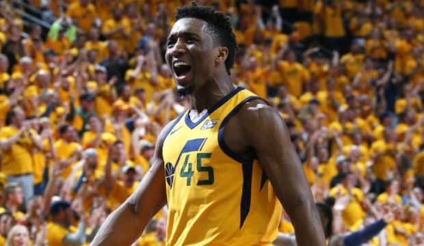 Mitchell, Westbrook'u evine yolladı!