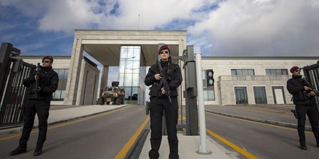 MİT'in Kosova'da yakalayıp getirdiği FETÖ'cülere ceza yağdı