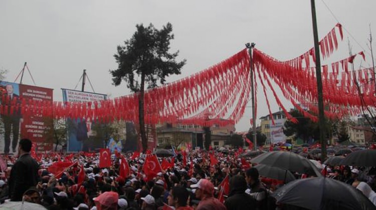 Mitingte kalp krizi geçiren isim hayatını kaybetti