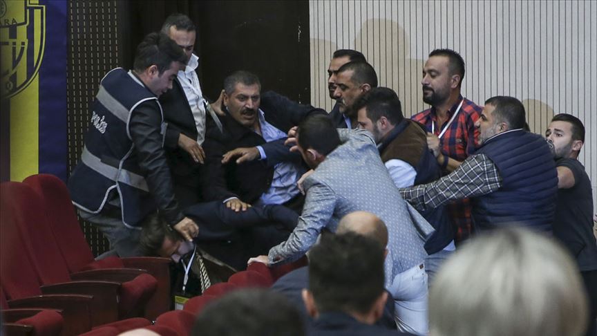 MKE Ankaragücü genel kurulunda kavga