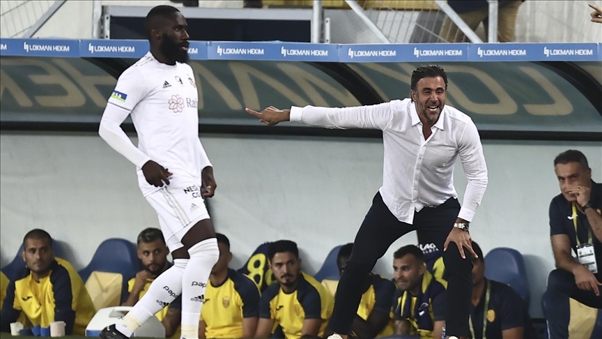 MKE Ankaragücü Teknik Direktörü Ömer Erdoğan: 'Küçük dokunuşlarla taraftarları da tahrik etti'