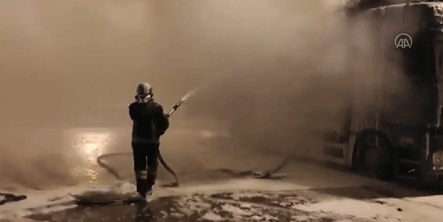 Mobilya yüklü tırda yangın çıktı