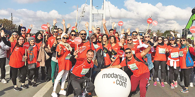 Modanisa çalışanlarından 12 akülü sandalye