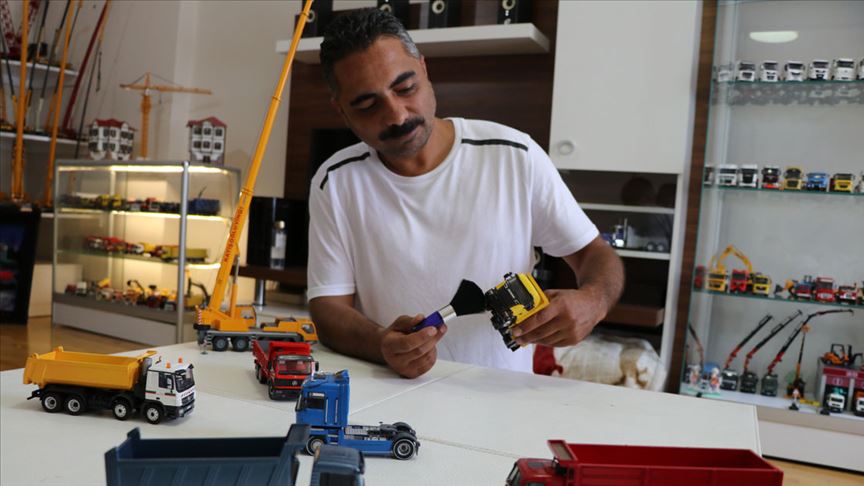 Model araç koleksiyonuna 7 yılda 150 bin lira harcadı