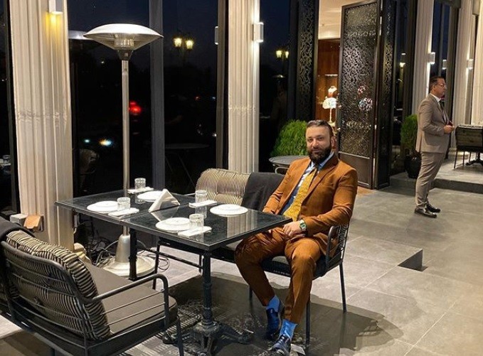 Model Kucher, mezun olduğu okuldaki öğrencilere kitap yardımında bulundu 