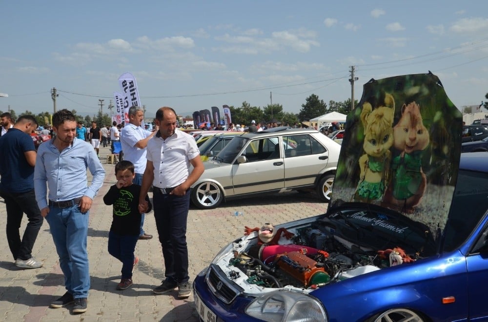 Modifiye araç tutkunları Kütahya’da 8. kez buluşuyor 