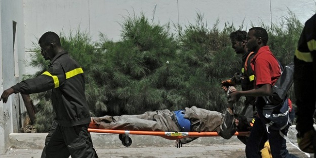 Mogadişu'da kanlı saldırı
