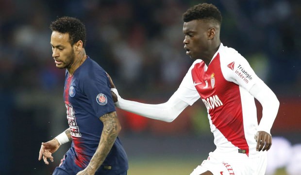 Monaco - PSG maçı ertelendi!