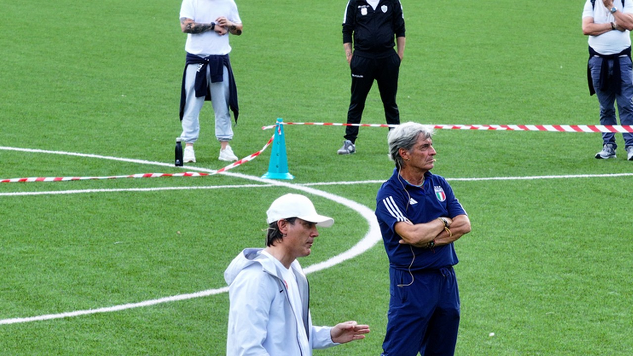 Montella bunu da yaptı artık! Helal olsun A Milli'nin hocası... Duyurdu