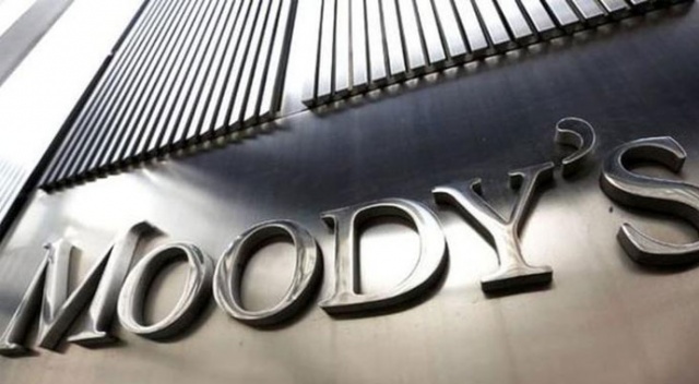 Moody's İtalya'nın kredi notunu indirdi