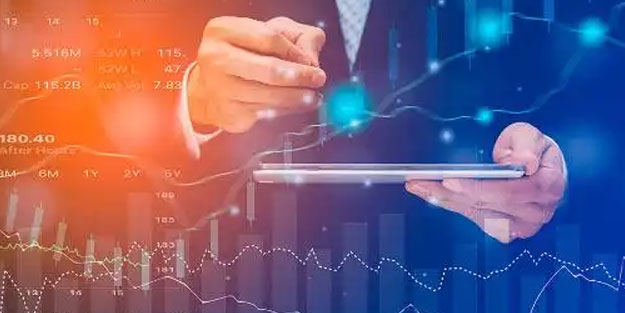 Moody's'in Türkiye kararı ekonomiyi nasıl etkileyecek? İşte ekonomistlerin görüşü