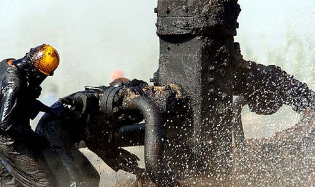 Moody's'ten petrol üreticilerine ağır darbe!